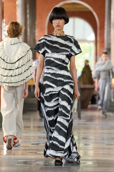 Look 38